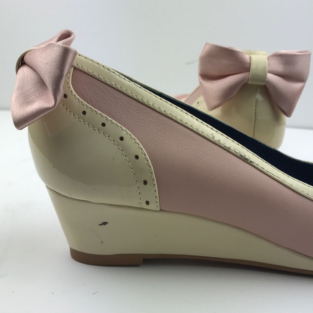 Shoes of Prey Cream and Pink Flats - Picture 5 of 7